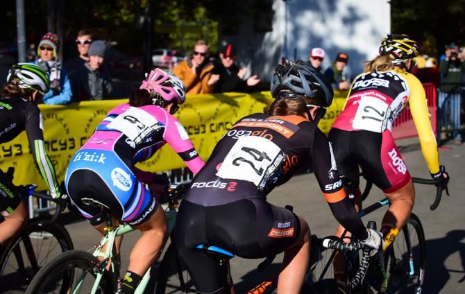 Meredith Miller (Noosa Pro Team) took the hole-shot and led the women into the woods