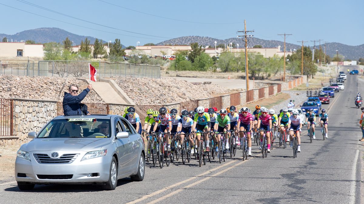 The women's field remained neutral as they rolled out of Fort Bayard.