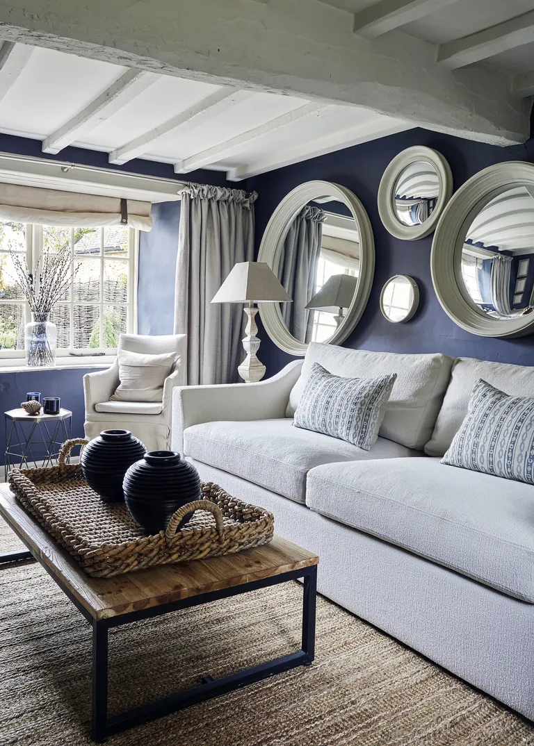 Cottage living room ideas – Brent Darby Bee Osborne living room