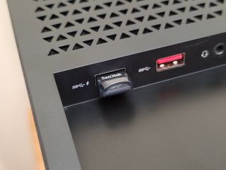 Sandisk Ultra Fit Usb Flash Drive Inserted