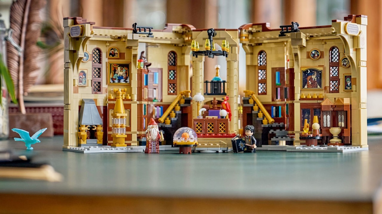 LEGO Harry Potter Dumbledore's Office Book Nook LEGO set displayed on a table