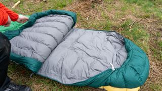 Sea to Summit Ascent -9 sleeping bag opened up to see interior