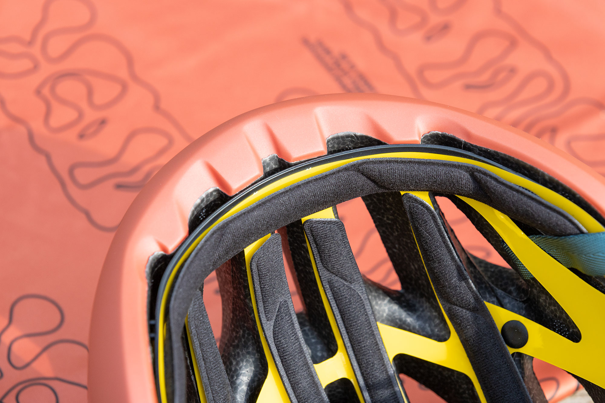 Met Estro front internal padding