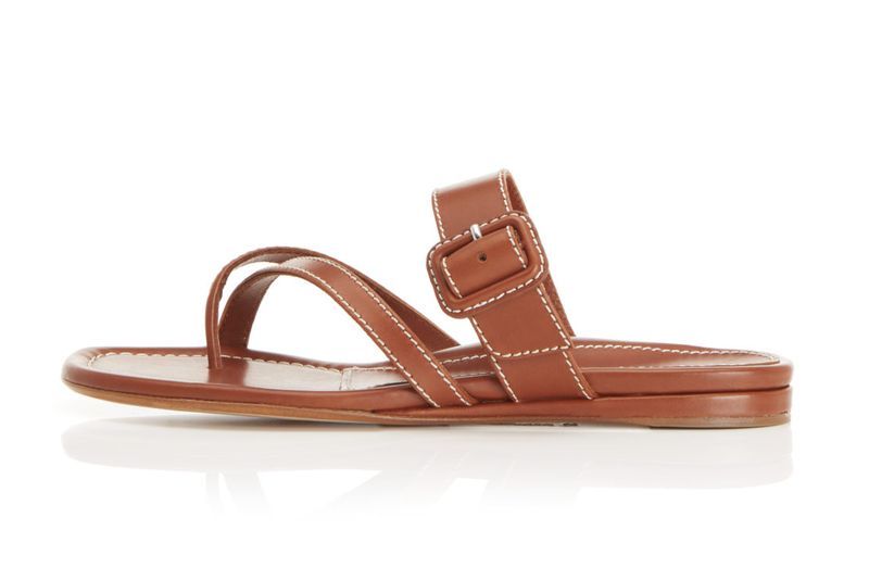 Is Going Barefoot Bad for Your Feet? A Podiatrist Weighs In Marie Claire