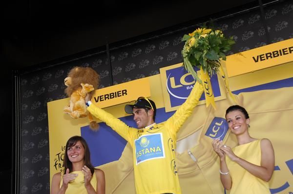 Lion: Check. Flowers: Check. Yellow jersey: Check