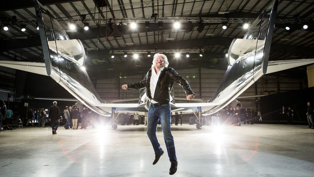 In photos: Virgin Galactic's 1st fully crewed spaceflight with billionaire Richard Branson