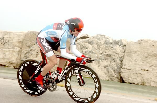 Cadel Evans (BMC) held his own to win Tirreno-Adriatico after the final 9.3km time trial.