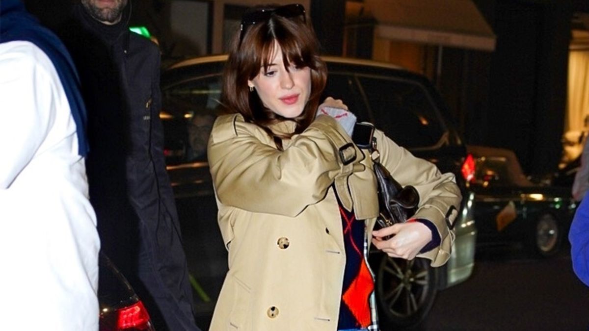 In Paris, Every Cool Girl's Transitional Wardrobe Includes This Spring Denim Trend and Ankle Boots