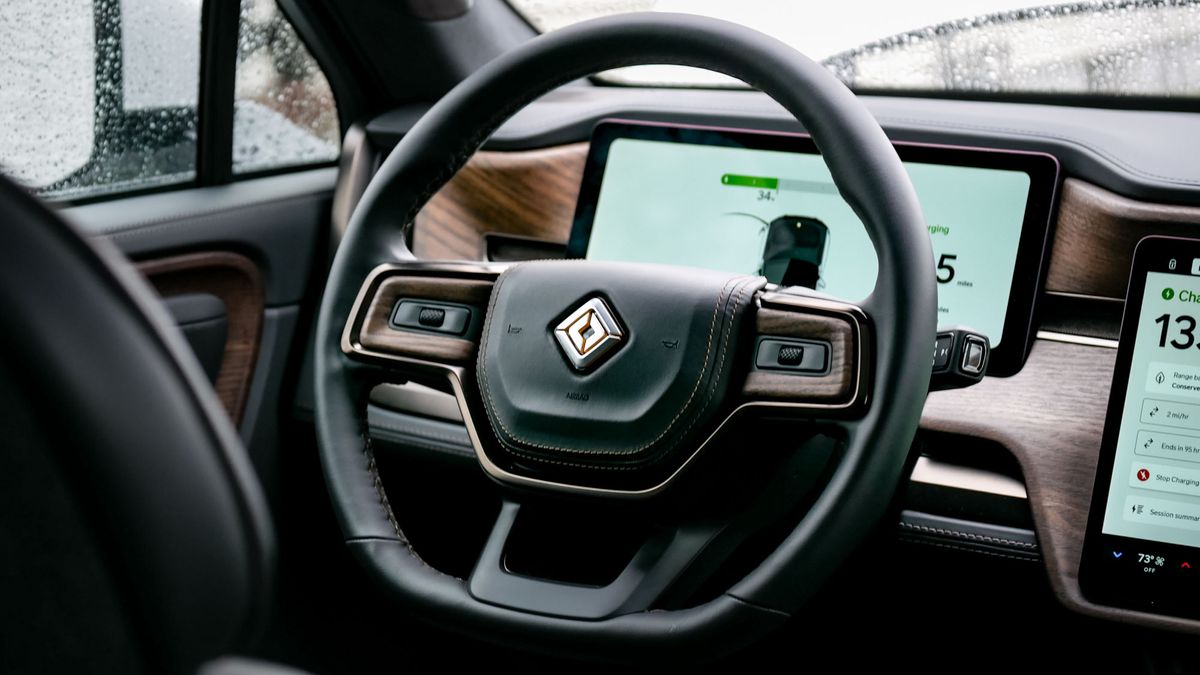 2025 Rivian R1S Tri-Motor test drive review.