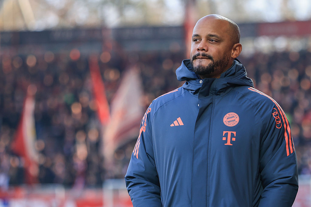 BERLIN, GERMANY - NOVEMBER 08: Vincent Kompany, head coach of Bayern Muenchen looks on prior to the Bundesliga match between 1. FC Union Berlin and FC Bayern M&amp;uuml;nchen at Stadion An der Alten Foersterei on November 08, 2025 in Berlin, Germany. (Photo by Maja Hitij/Getty Images)