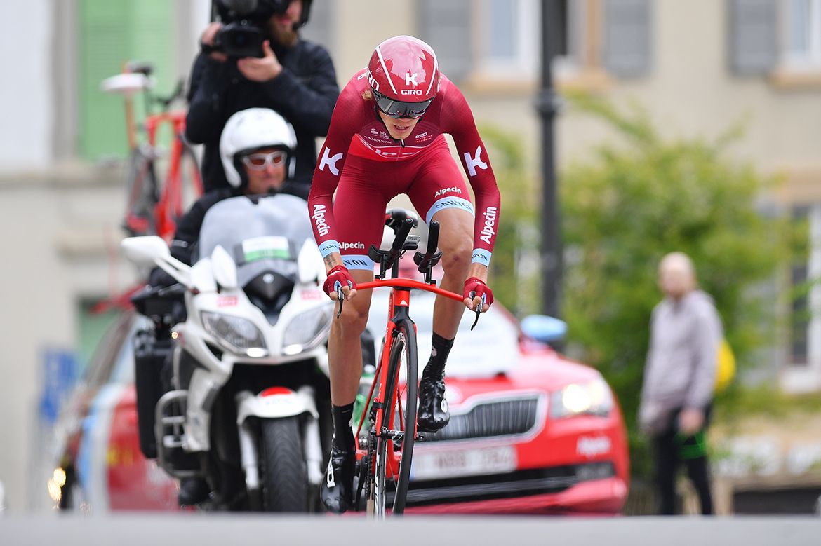 Ilnur Zakarin drives out of the saddle