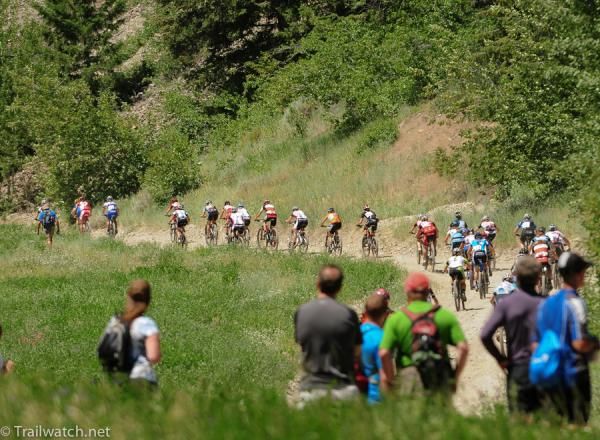 The Elite Women head up the long fire road climb