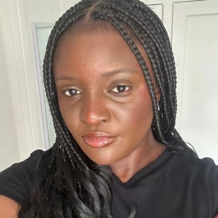 Beauty writer, Brittany Davy, testing the best lip liners for dark skin
