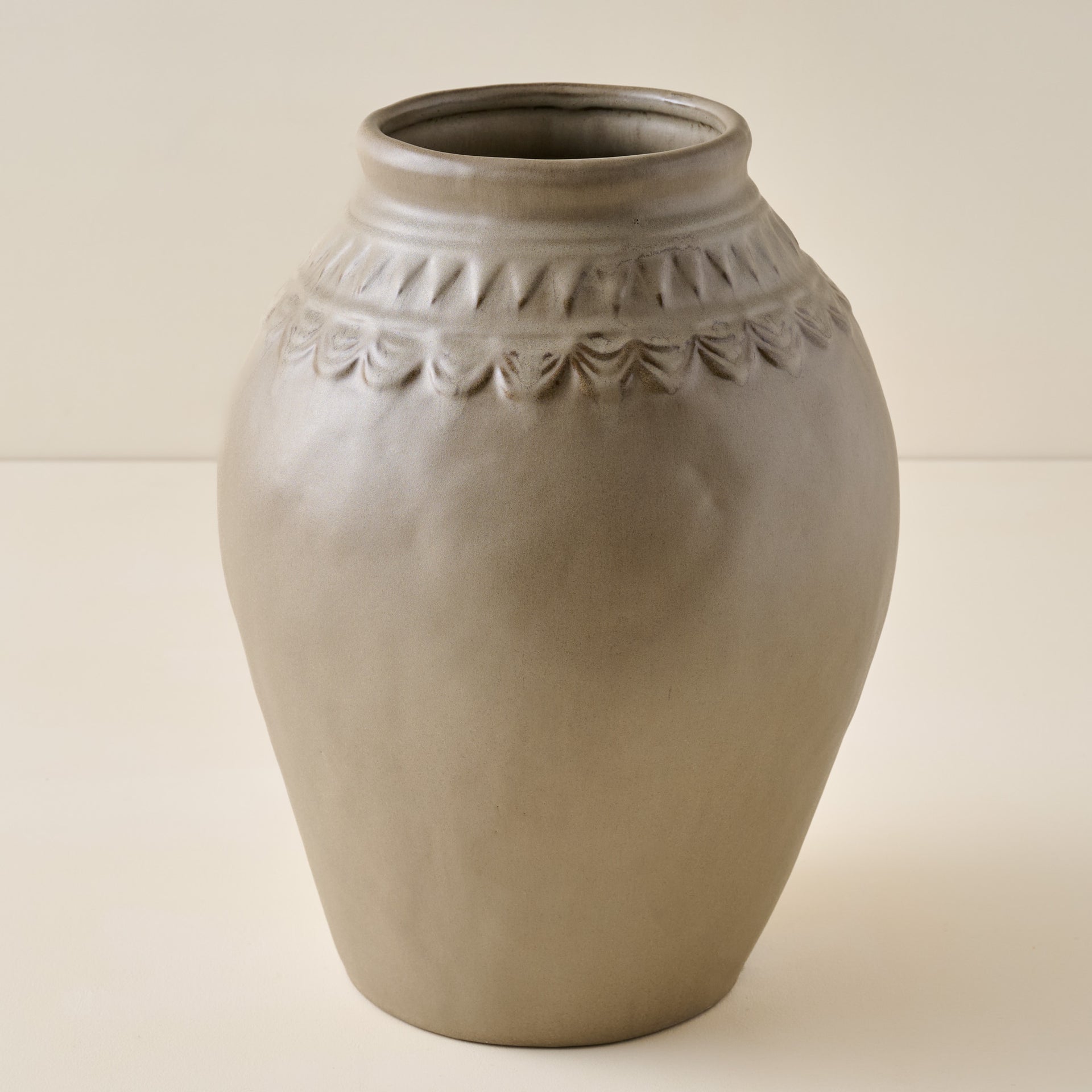 Evelyn Rustic Motif Vase