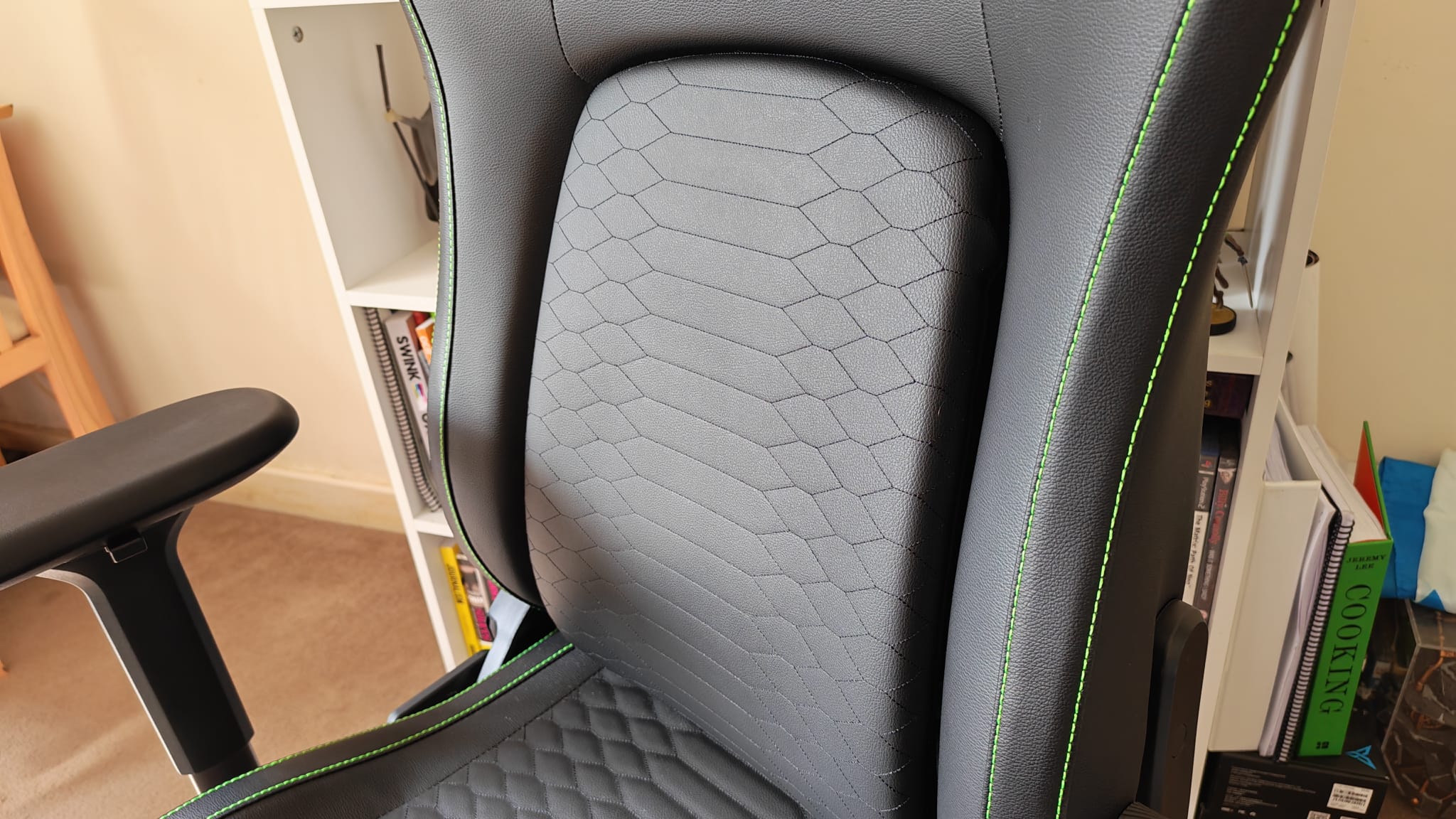 A closer look at the lumbar support on the Razer Iskur V2 NewGen