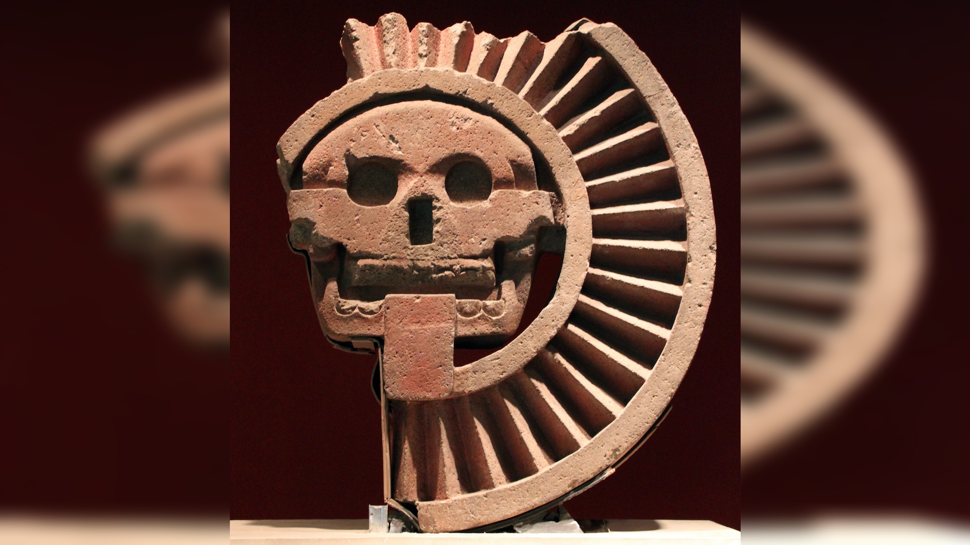 Mictecacihuatl’s underworld husband, Mictlantecuhtli, was also depicted in skeletal form.