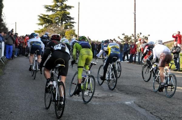 The Etoile de Bess&egrave;ges peloton in action during stage three.