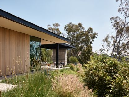 Carla Ridge house in Los Angeles is an expansive modern home within a hillside setting