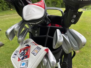 The 5-way divider on the 2023 TaylorMade FlexTech stand bag