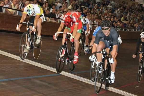 Simon Van Velthoveen claims the men's 2000m wheel race victory.