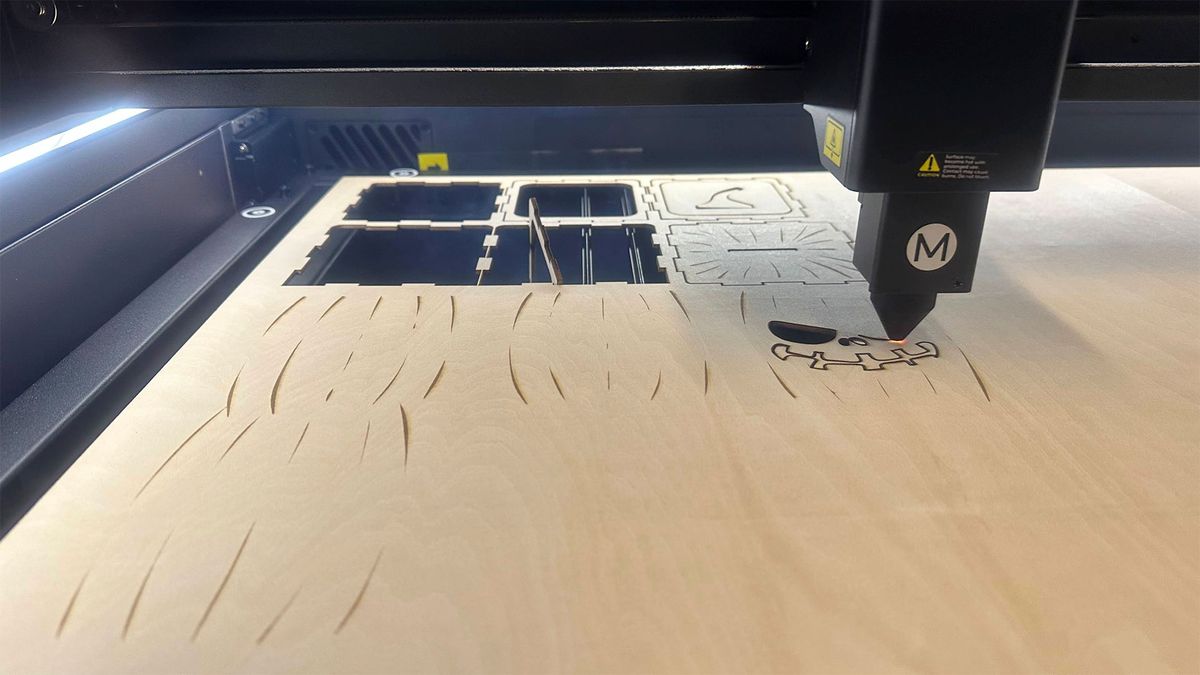 xTool P3 laser