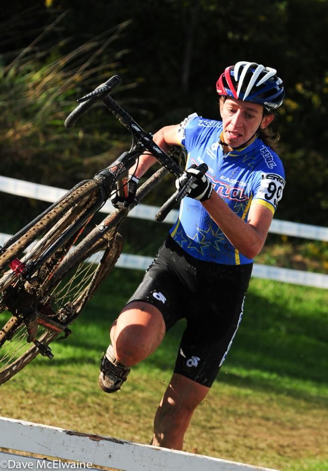 Helen Wyman (Kona Factory Racing) running the barriers on her last lap