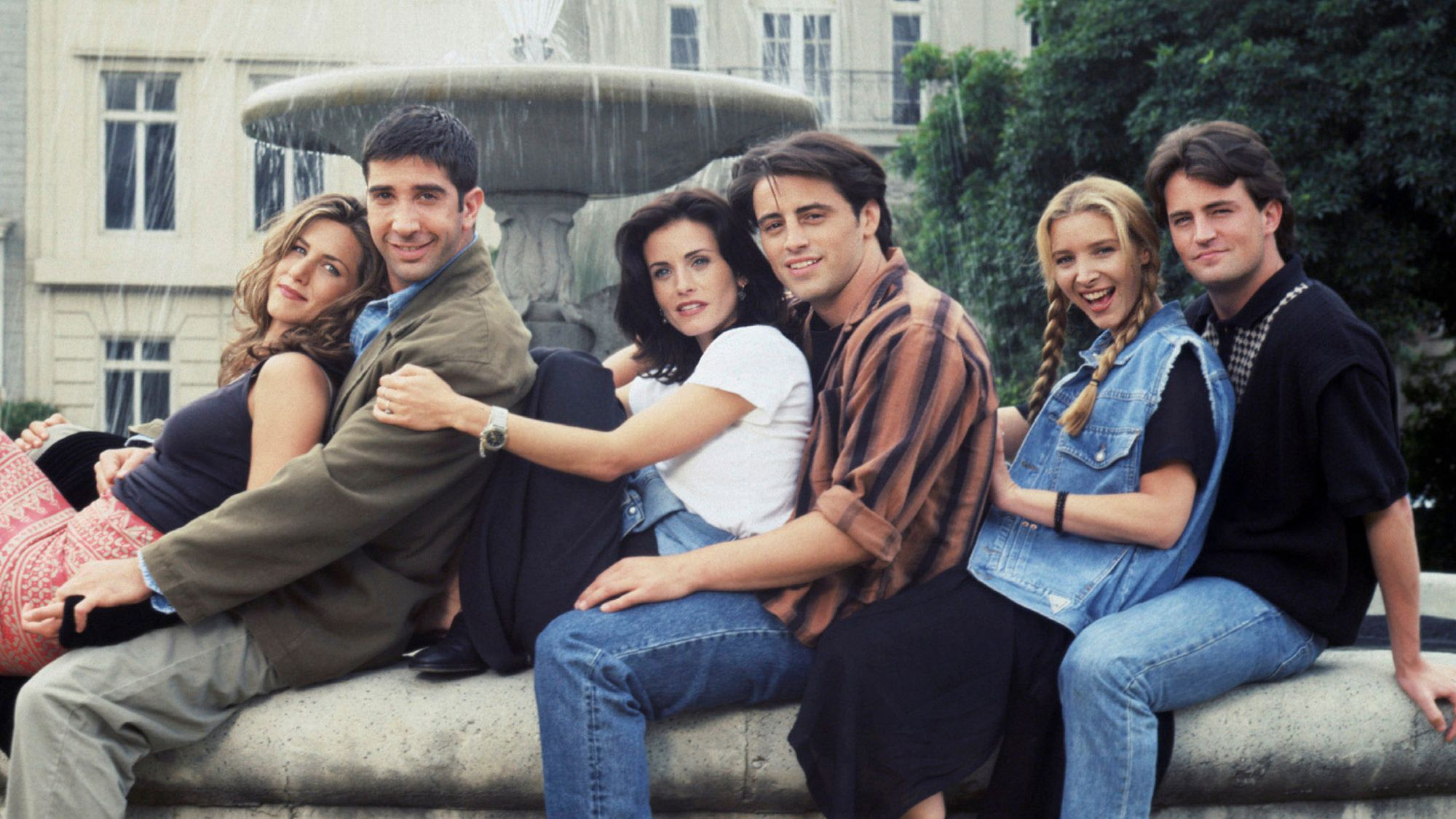 The cast of Friends pose for a group portrait