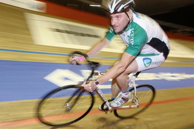 Former pro Ludo Dierckxsens rode on the track with contestants frtom Miss Belgium