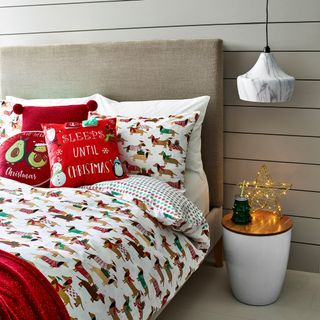 christmas bedding set with sausage dos printed pattern