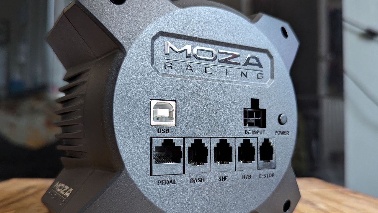 MOZA R3 Racing Wheel and Pedals