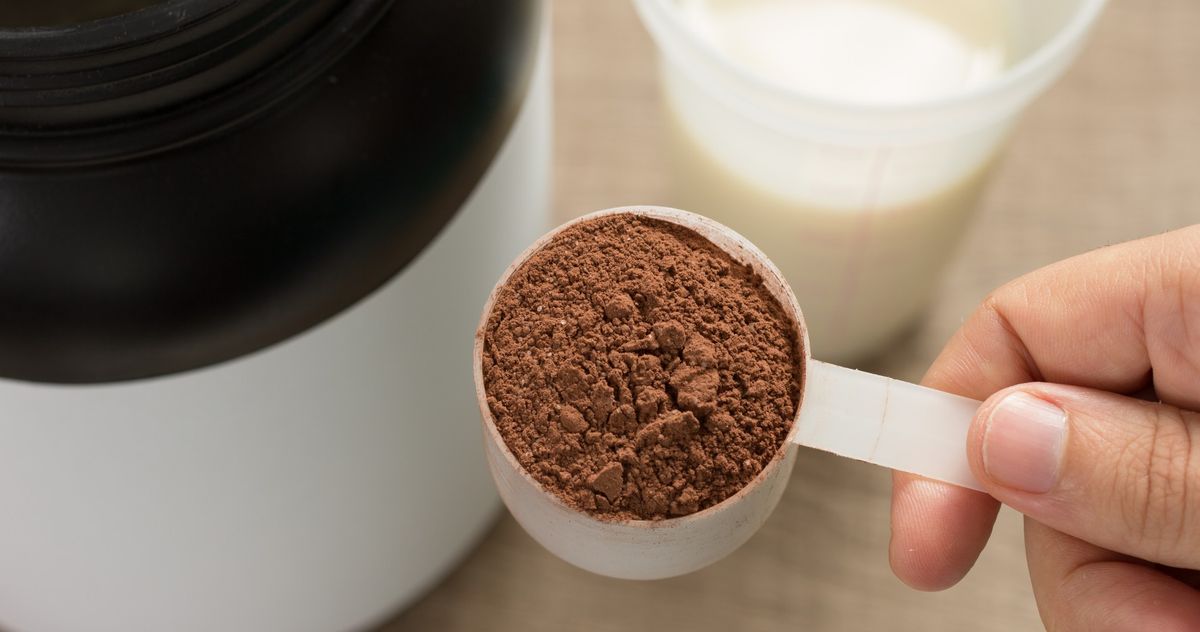 An Expert Answers: Should You Be Dry Scooping Protein Powder?