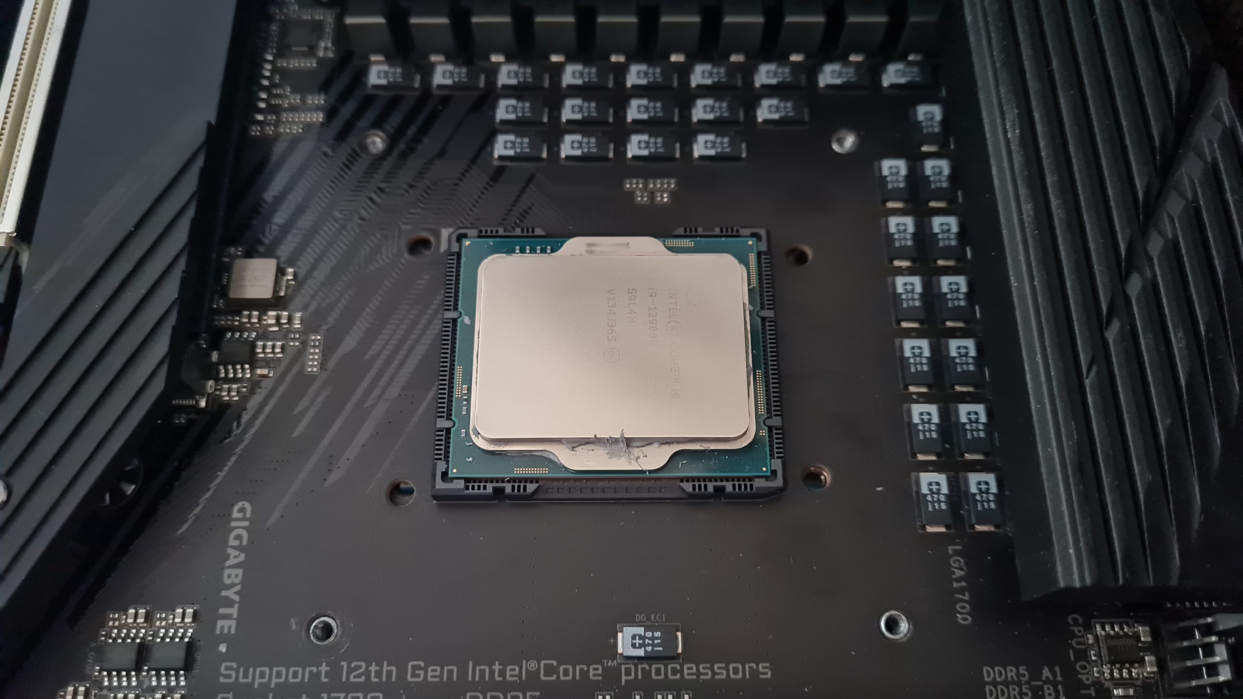 Easy Mod Lowers Alder Lake CPU Temps by 5 Degrees Celsius | Tom's Hardware