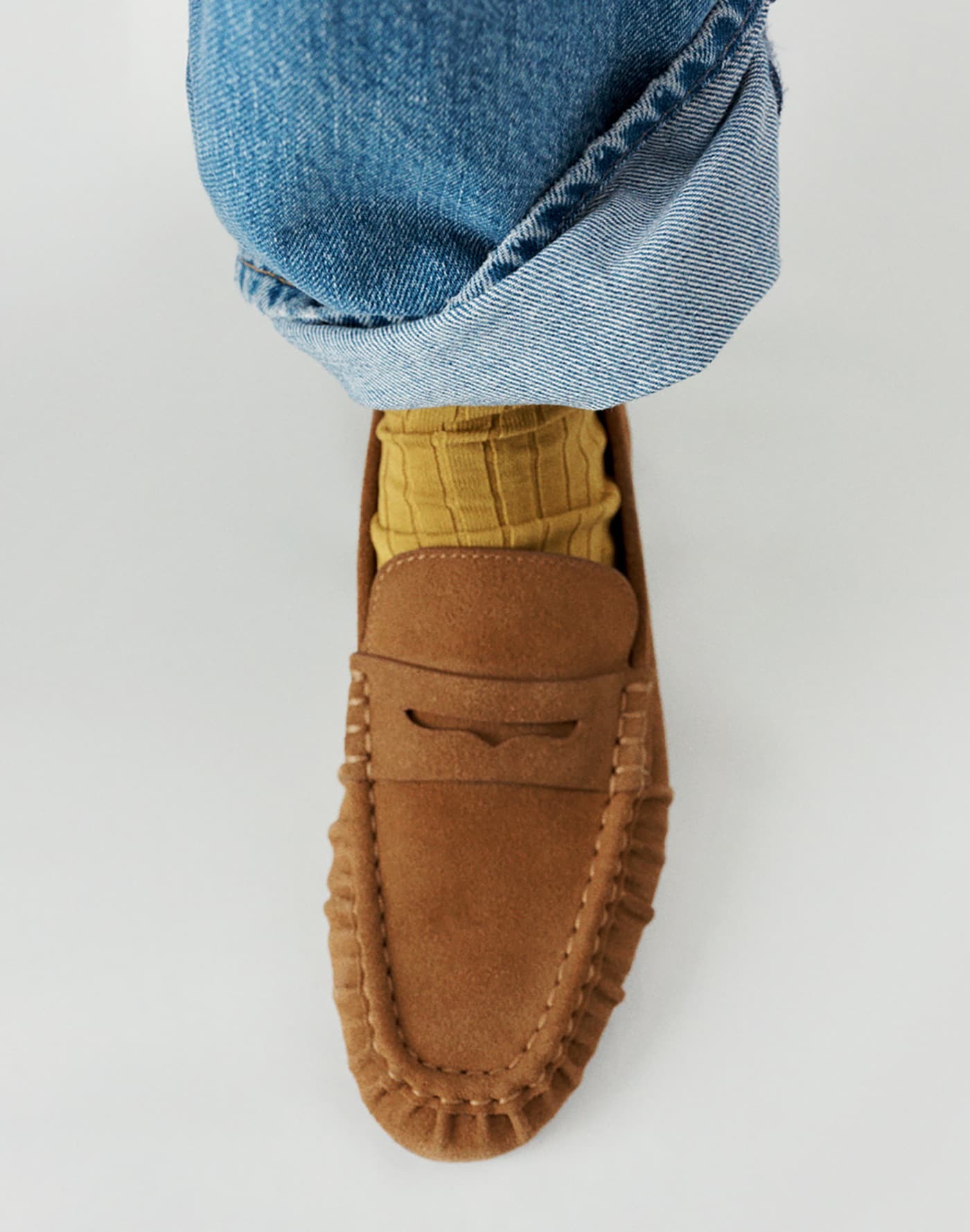MW, The Ashley Ruched Loafer in Suede