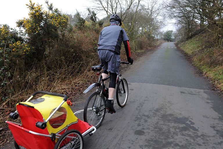 kid trailer behind bike