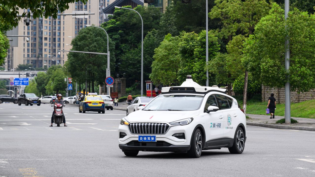 'I was stuck on the overpass with dump trucks all around me': A mass Baidu robotaxi outage just caused traffic mayhem in China