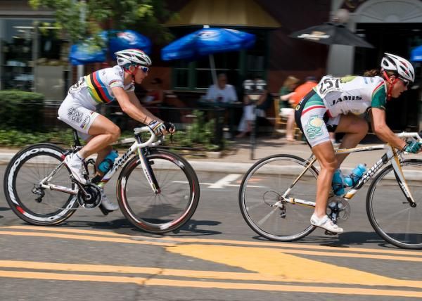 World Champion Giorgia Bronzini (Colavita Forno d'Asolo) was well protected all race