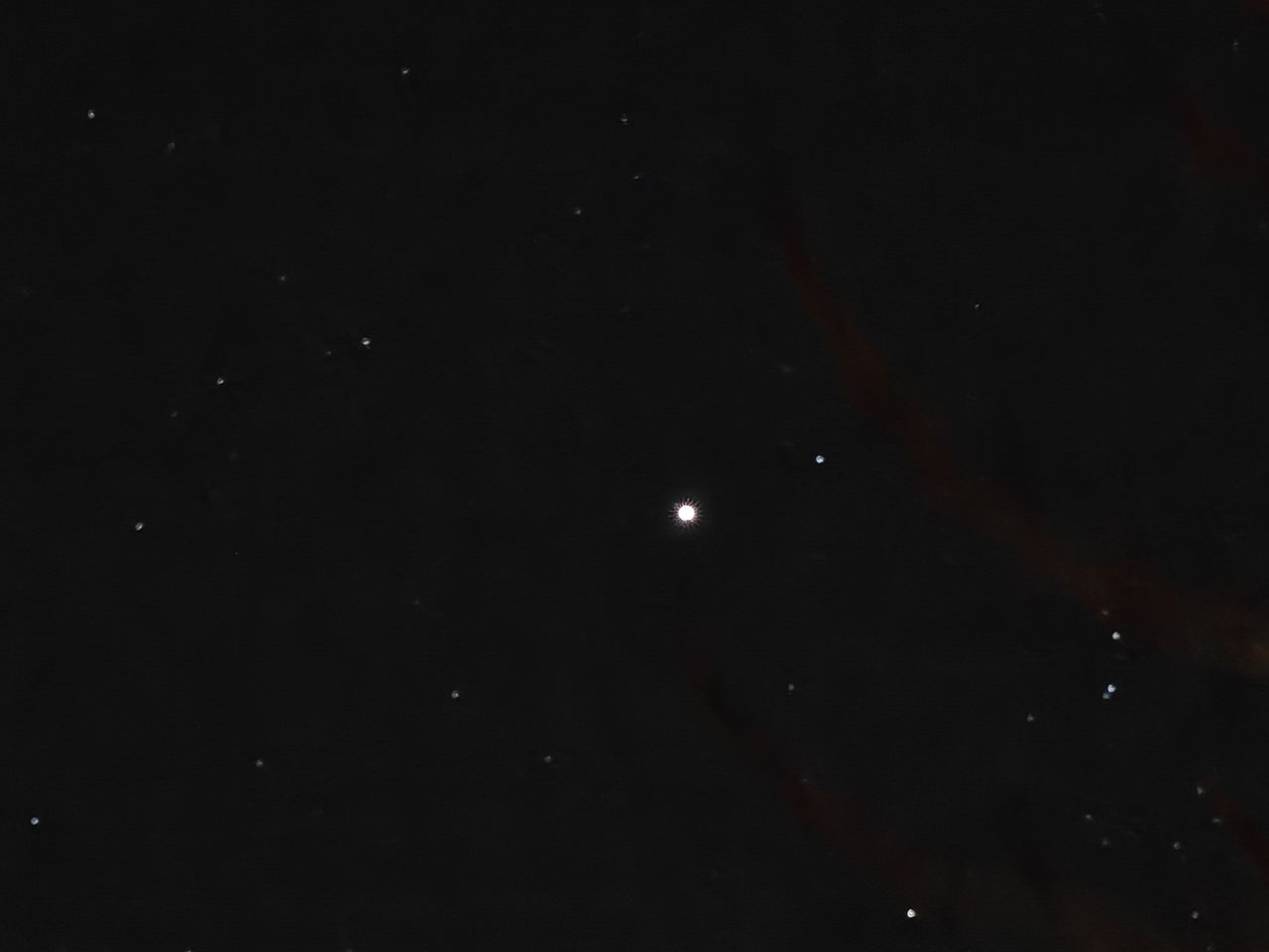 OnePlus 13 astrophotography sample.