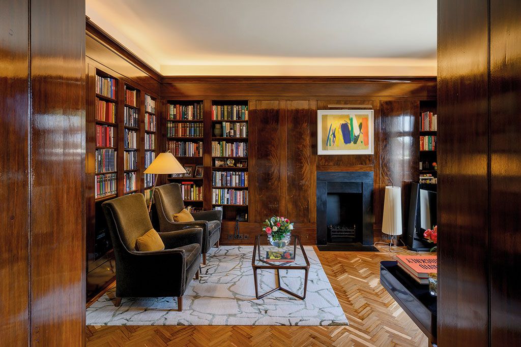 Properties for sale with libraries: Shelley Court, Tite Street, London SW3
