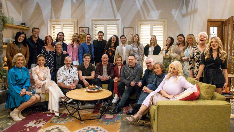 Watch Neighbours: The Finale Free Online – Kylie, Margot Robbie, Guy ...