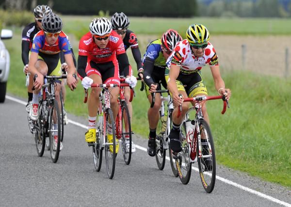 A break has been established and contains the King of the Mountain Jersey holder Joe Cooper of the Subway Avanti Team
