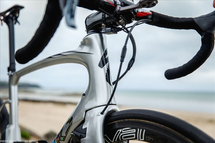 The Di2 Junction box is hidden underneath the Stem