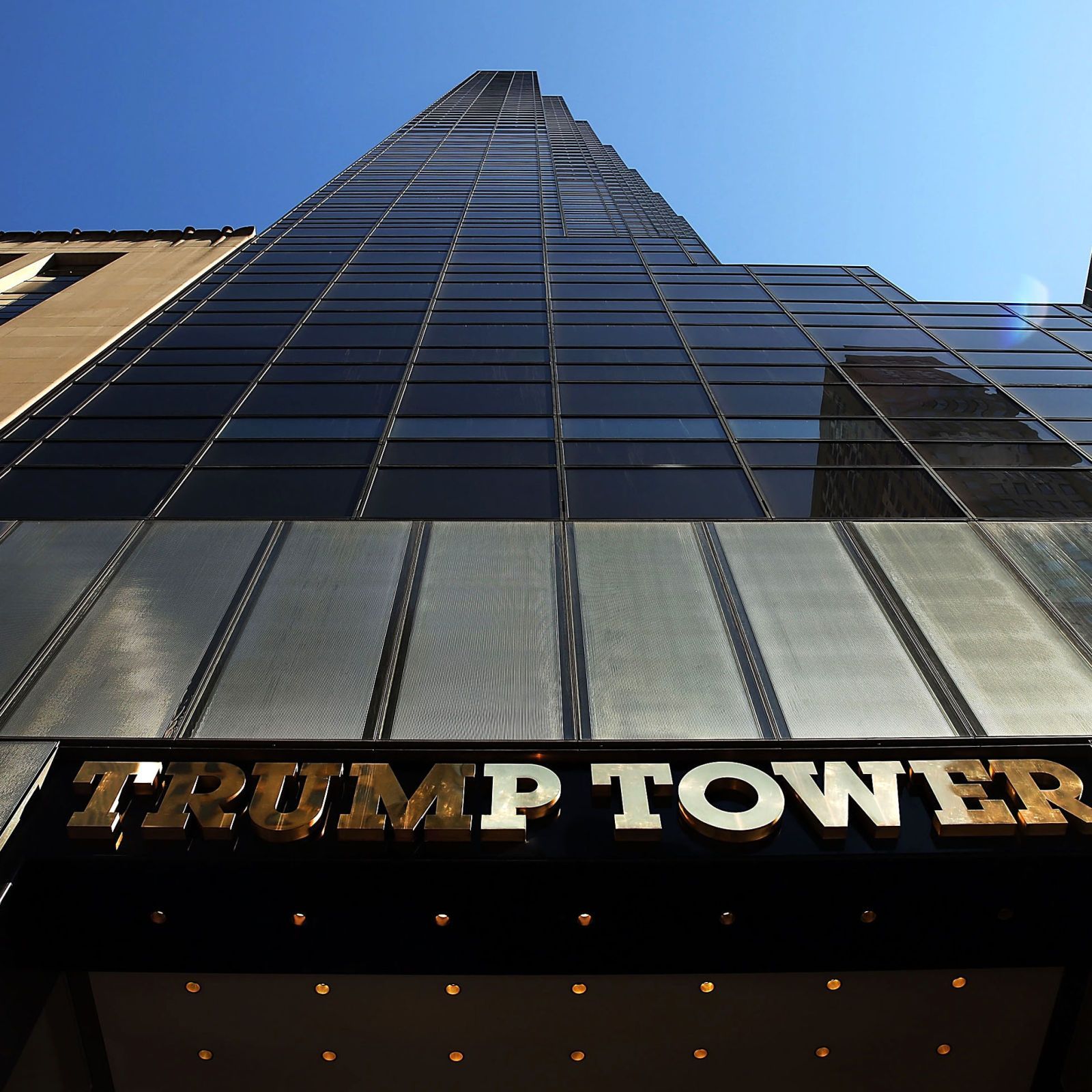 Daytime, Architecture, Metropolitan area, Urban area, Facade, City, Glass, Commercial building, Tower block, Landmark,