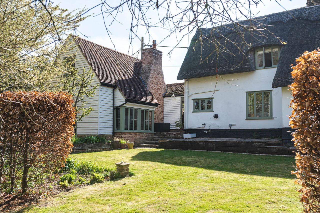 Images of Vine Cottage in Essex