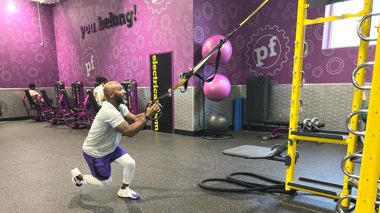 Teddy Savage performing TRX skaters