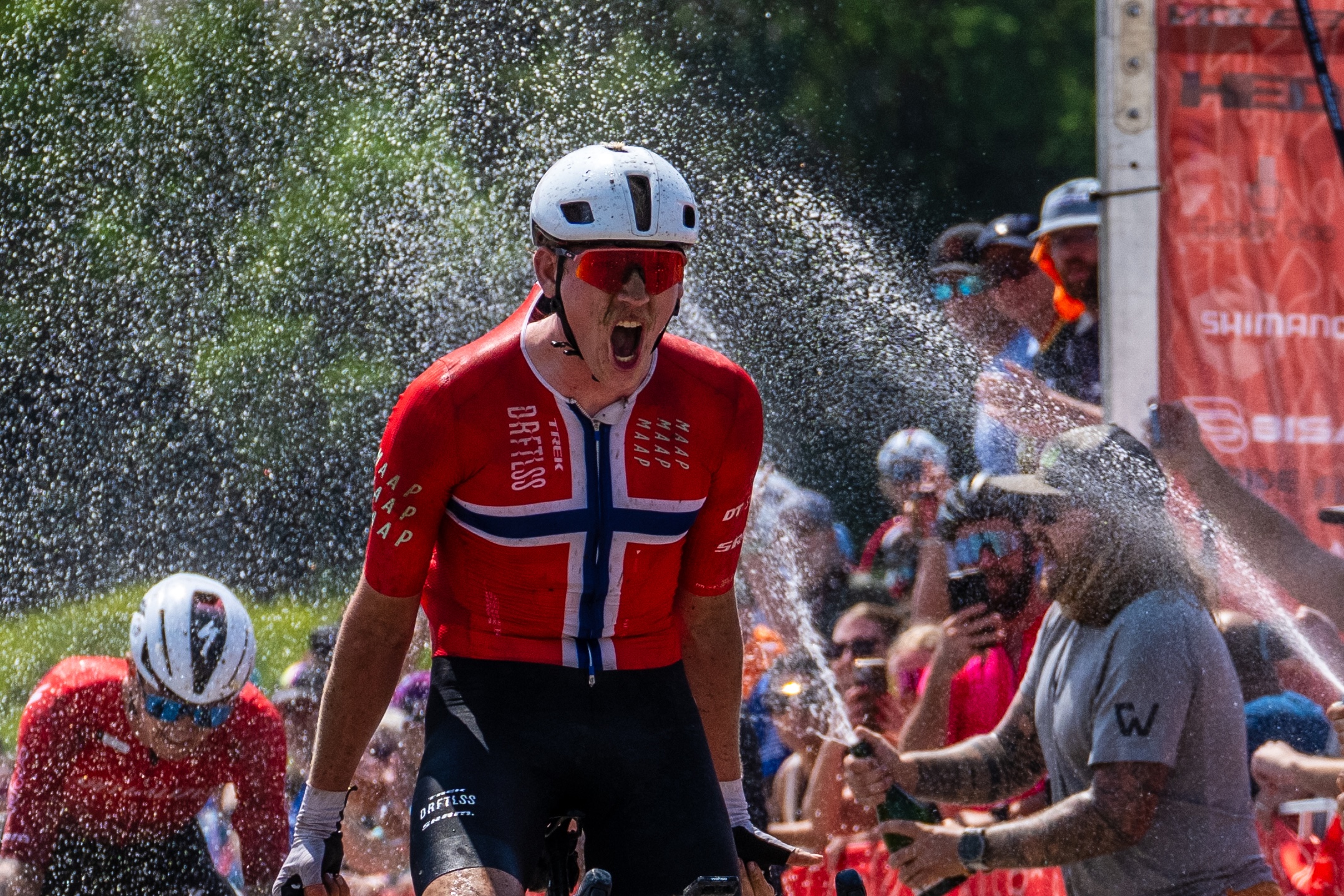 Torbj&oslash;rn R&oslash;ed (Trek Driftless) sprints to victory ahead of Keegan Swenson (Specialized Off-road) at Lauf Gravel Worlds 2026