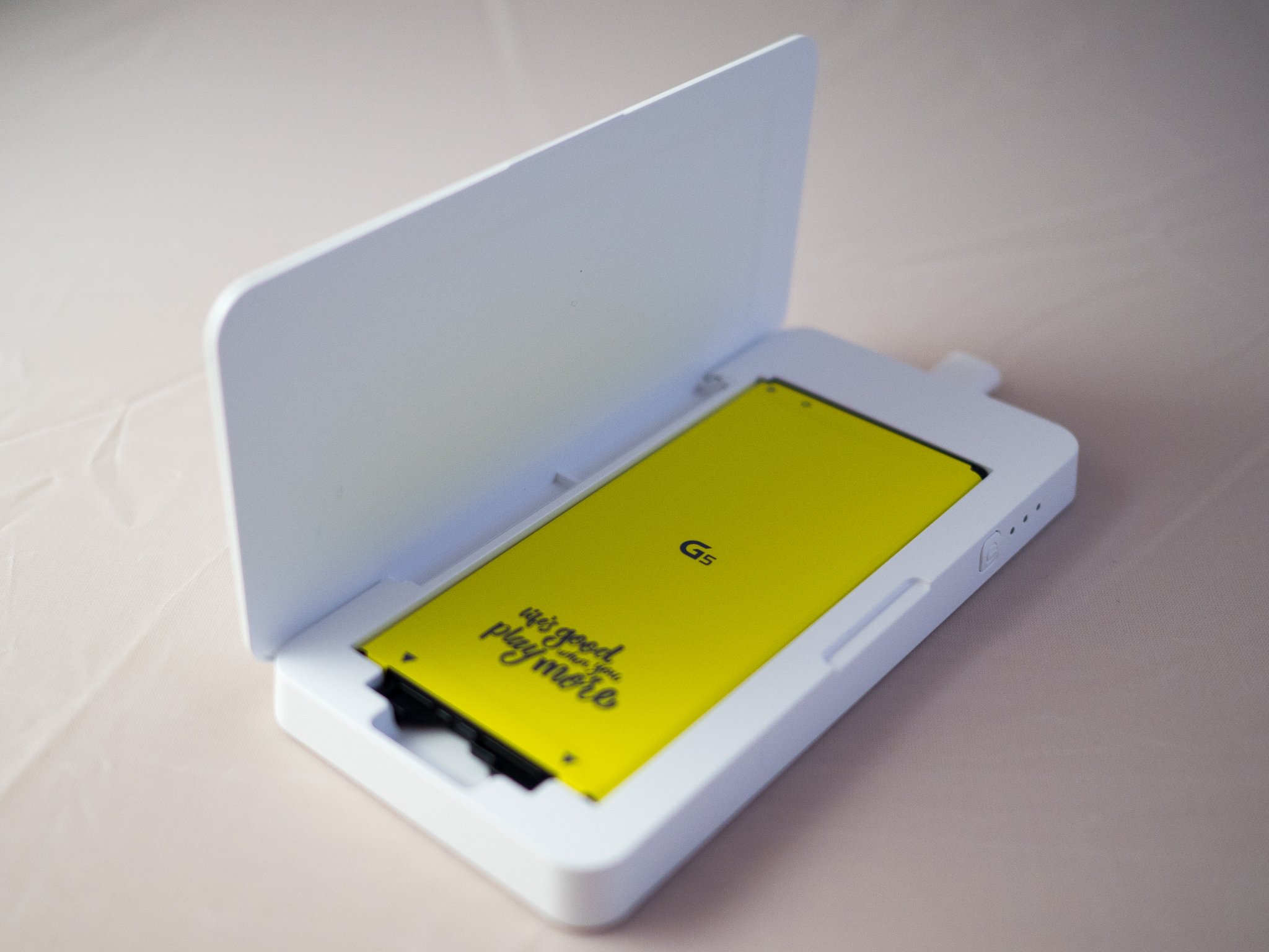 The LG G5 spare battery coffin is a brilliant little charger | Android  Central