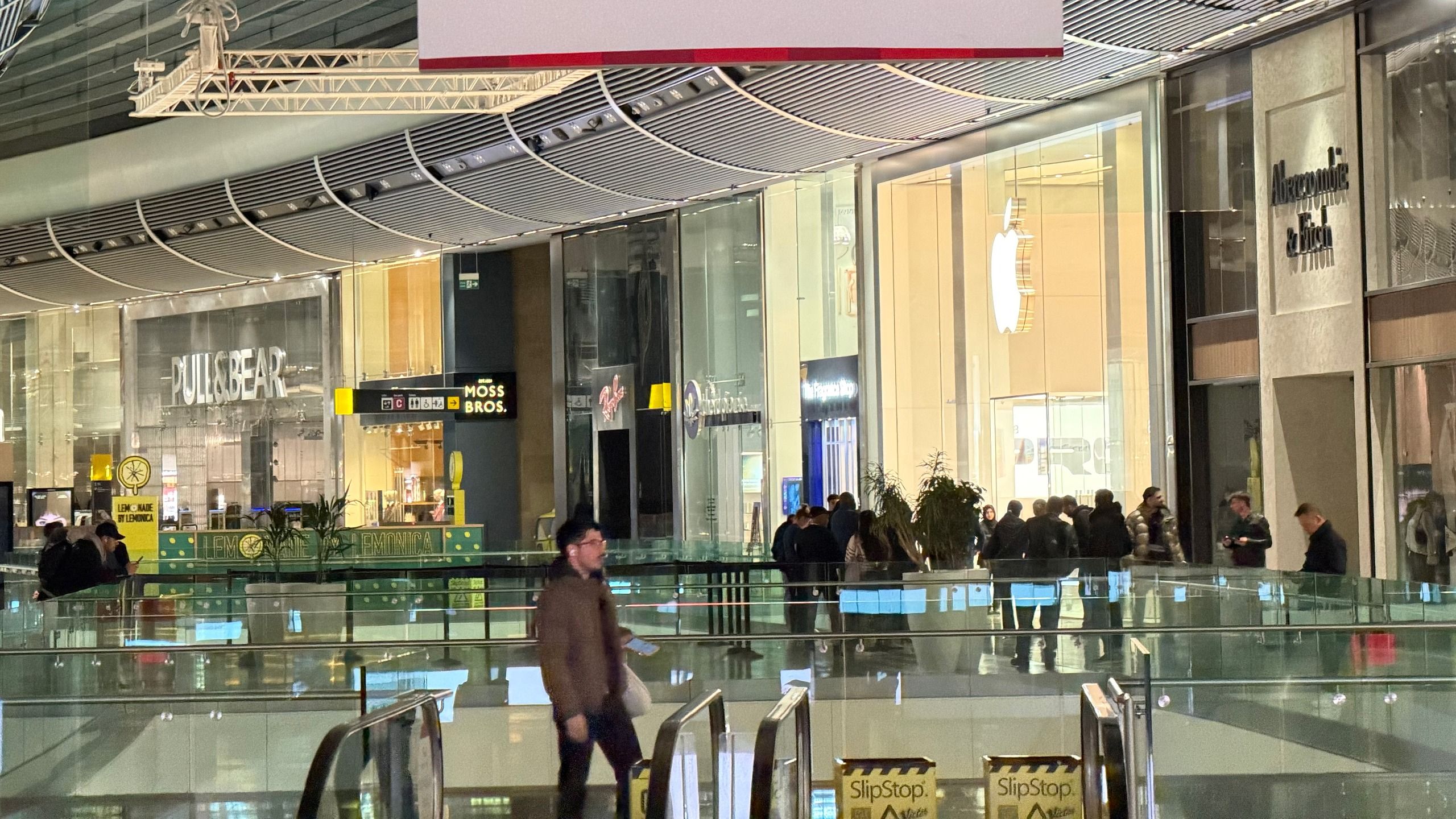 You CAN walk into an Apple Store today and get an iPhone Duo: I did