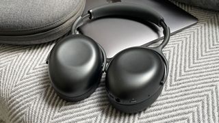 Noise cancelling headphones: KEF Mu7