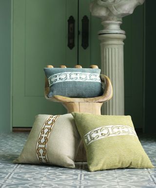 Samuel and Sons Serpentine Embroidered Border in Lagoon, Oro and Oregano