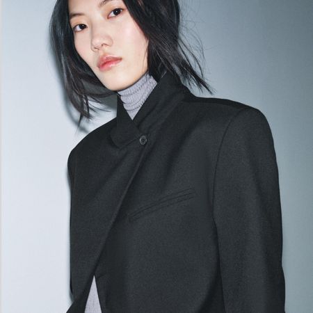 Zara model wearing zw collection wool blazer